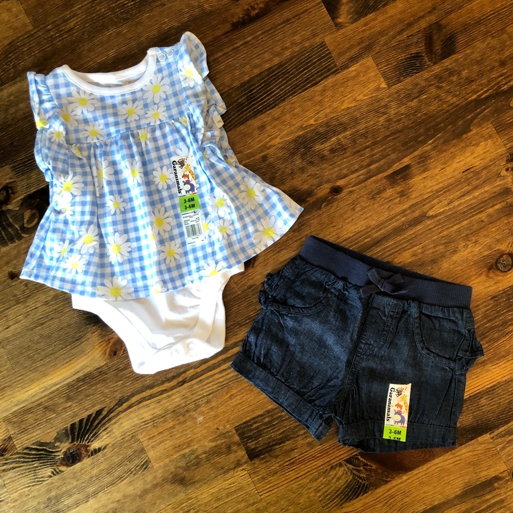 Baby Girl’s Garanimals Gingham Onsie & Short Set